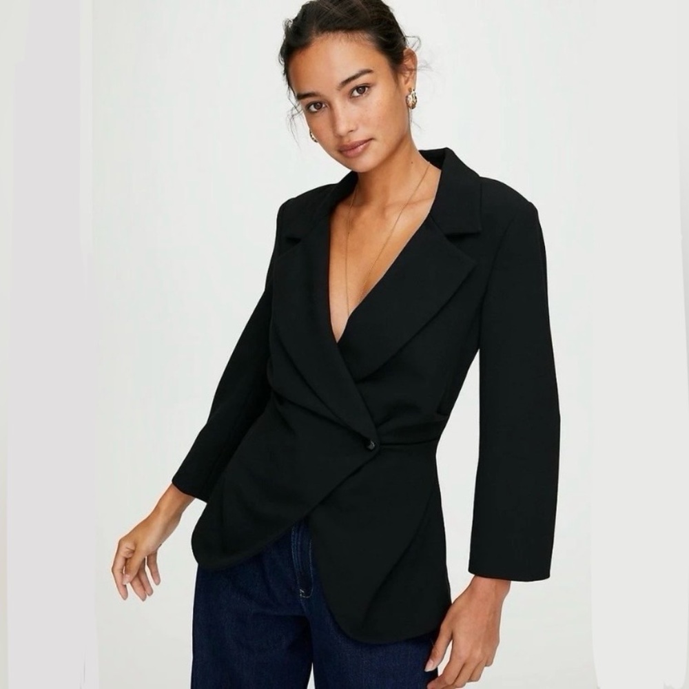 Aritzia Wilfred Selina Blazer Black Peplum Jacket in Stretch Crepe size 0